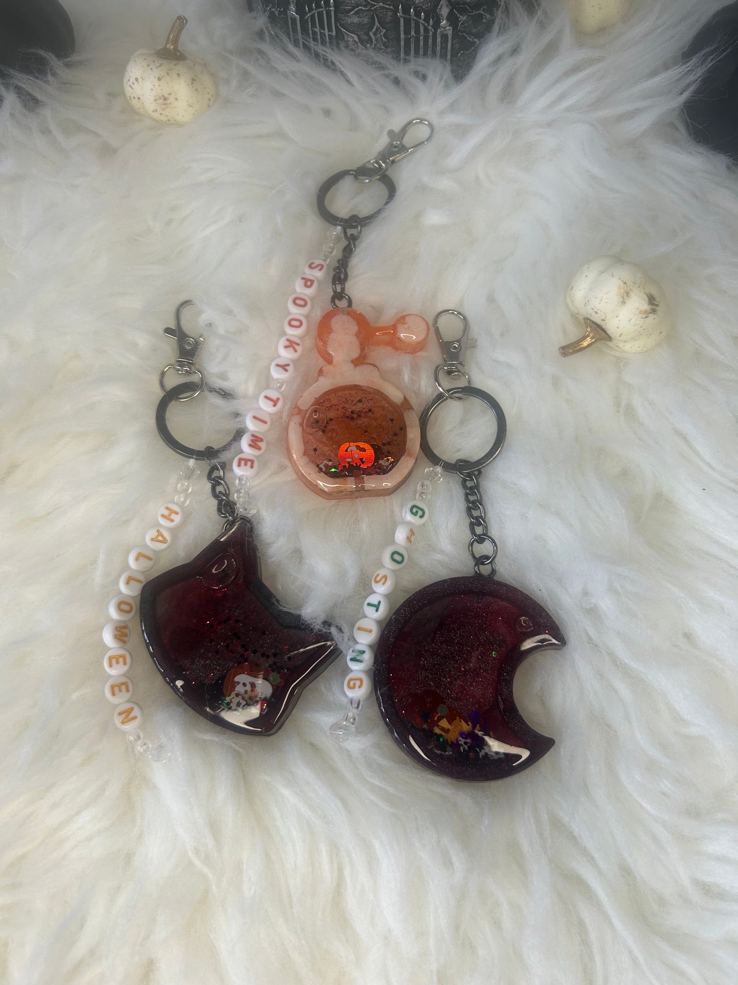 Seasonal Shaker Keychain Charms - Unique Design with Cat, Moon & Many Other Shapes