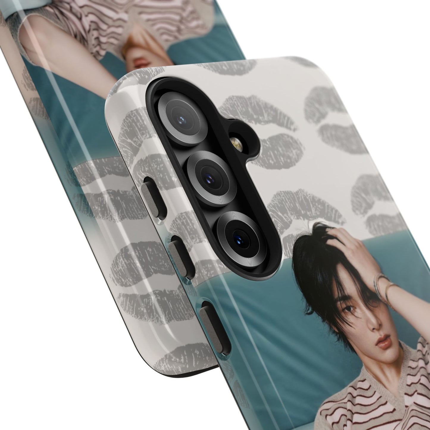 Jeongin Tough Phone Case — Retro Kiss Pattern with Relaxed Model Photo