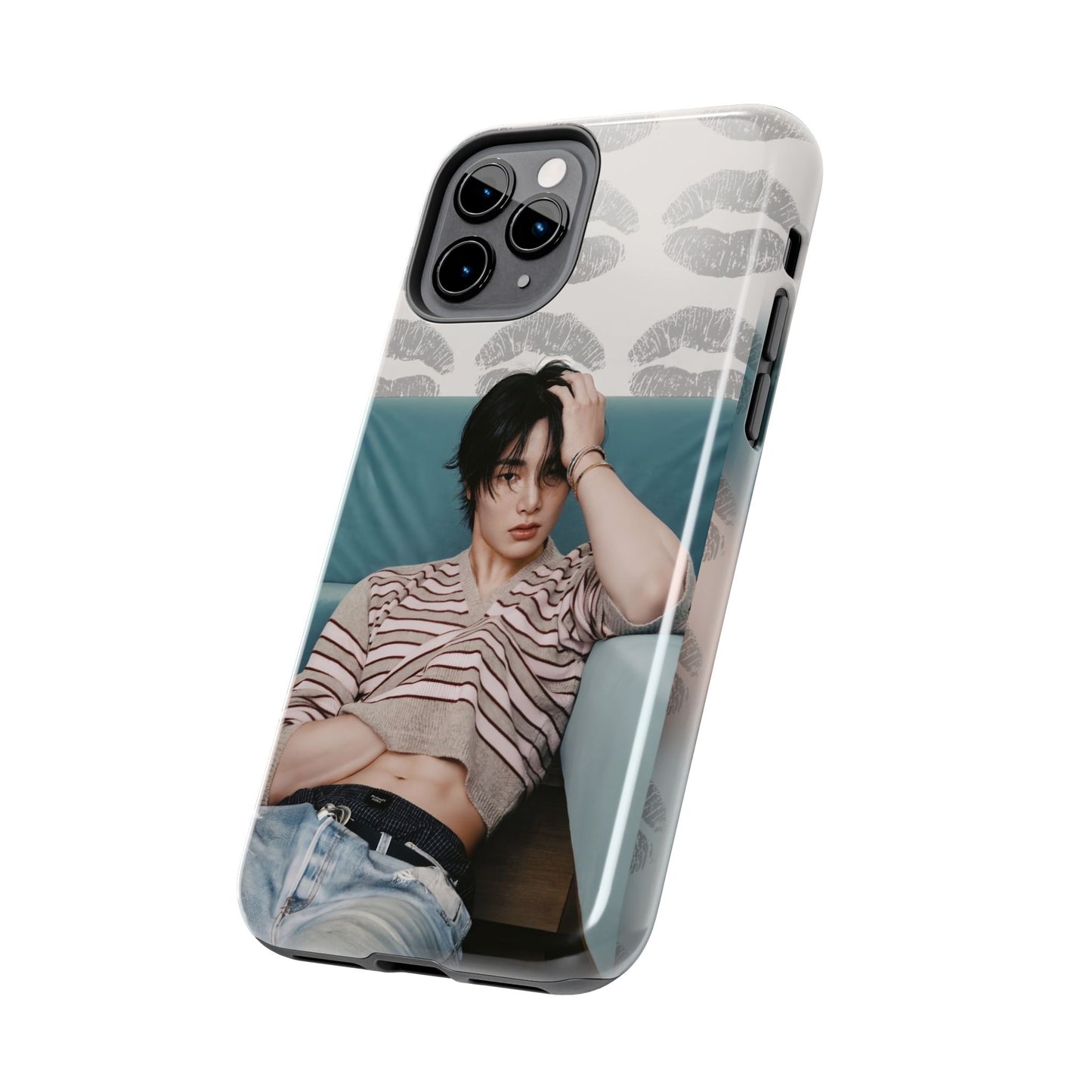 Jeongin Tough Phone Case — Retro Kiss Pattern with Relaxed Model Photo