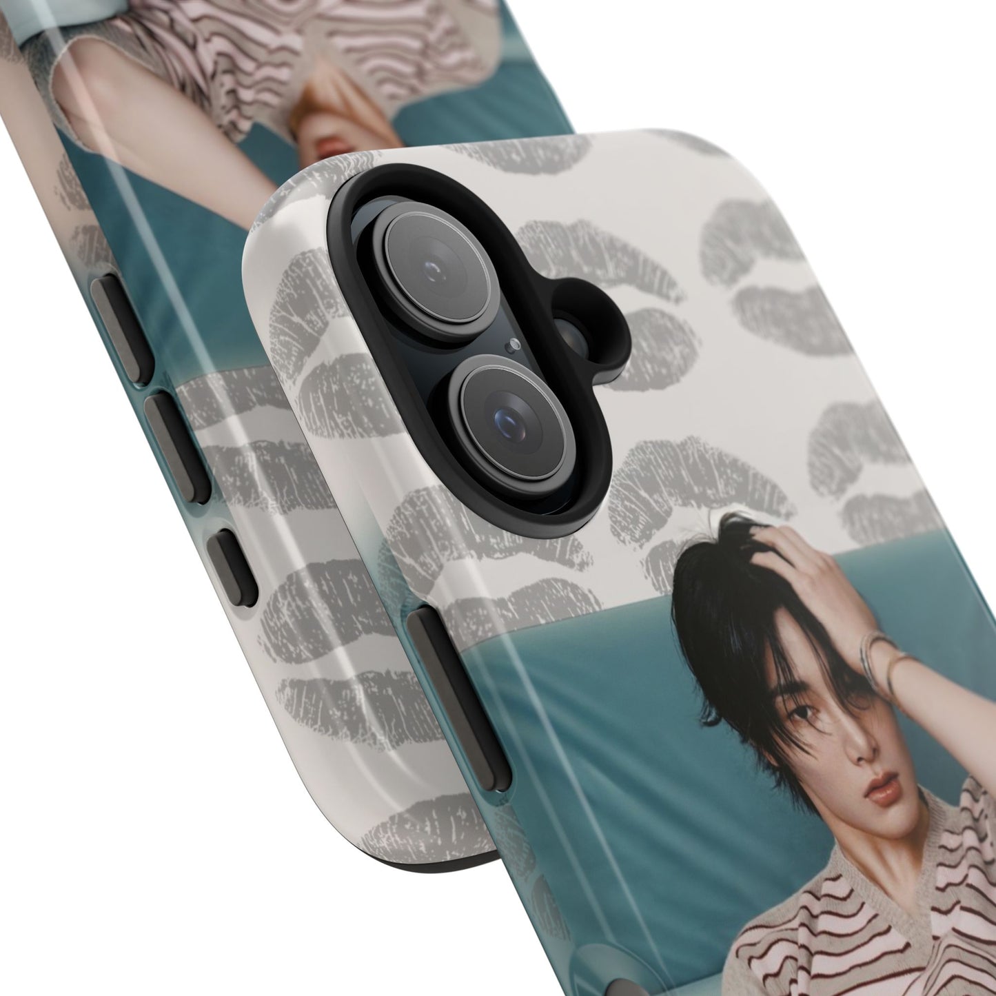 Jeongin Tough Phone Case — Retro Kiss Pattern with Relaxed Model Photo