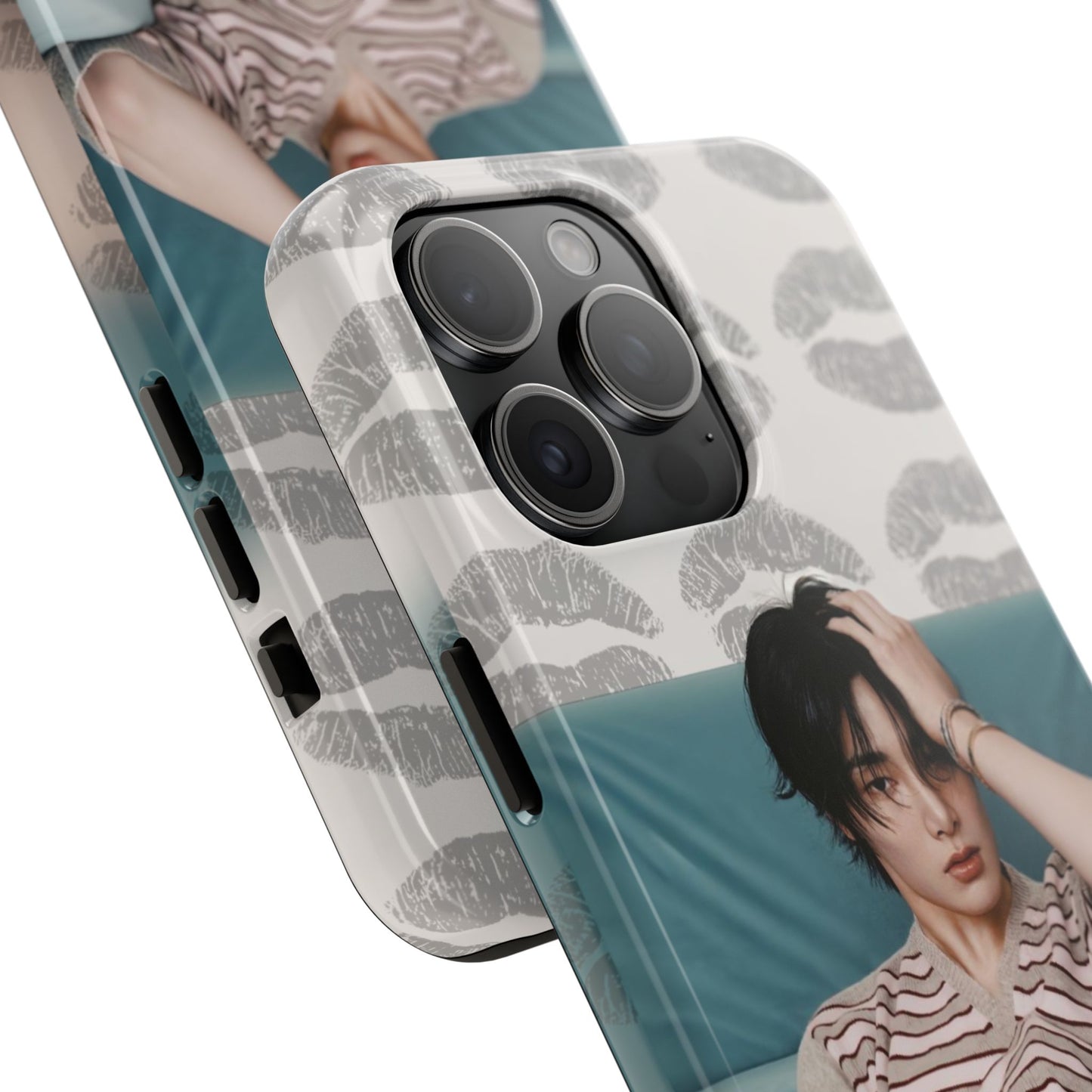 Jeongin Tough Phone Case — Retro Kiss Pattern with Relaxed Model Photo