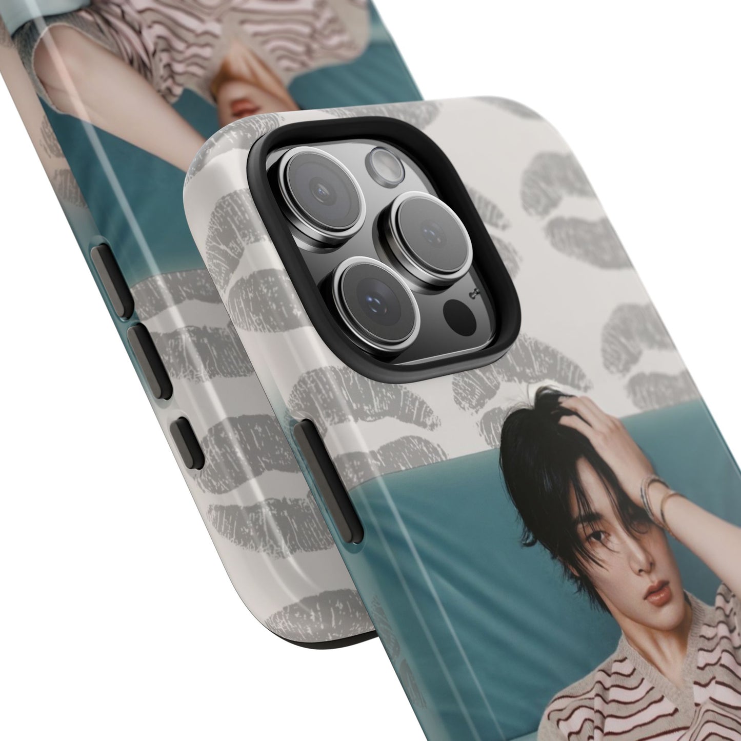 Jeongin Tough Phone Case — Retro Kiss Pattern with Relaxed Model Photo