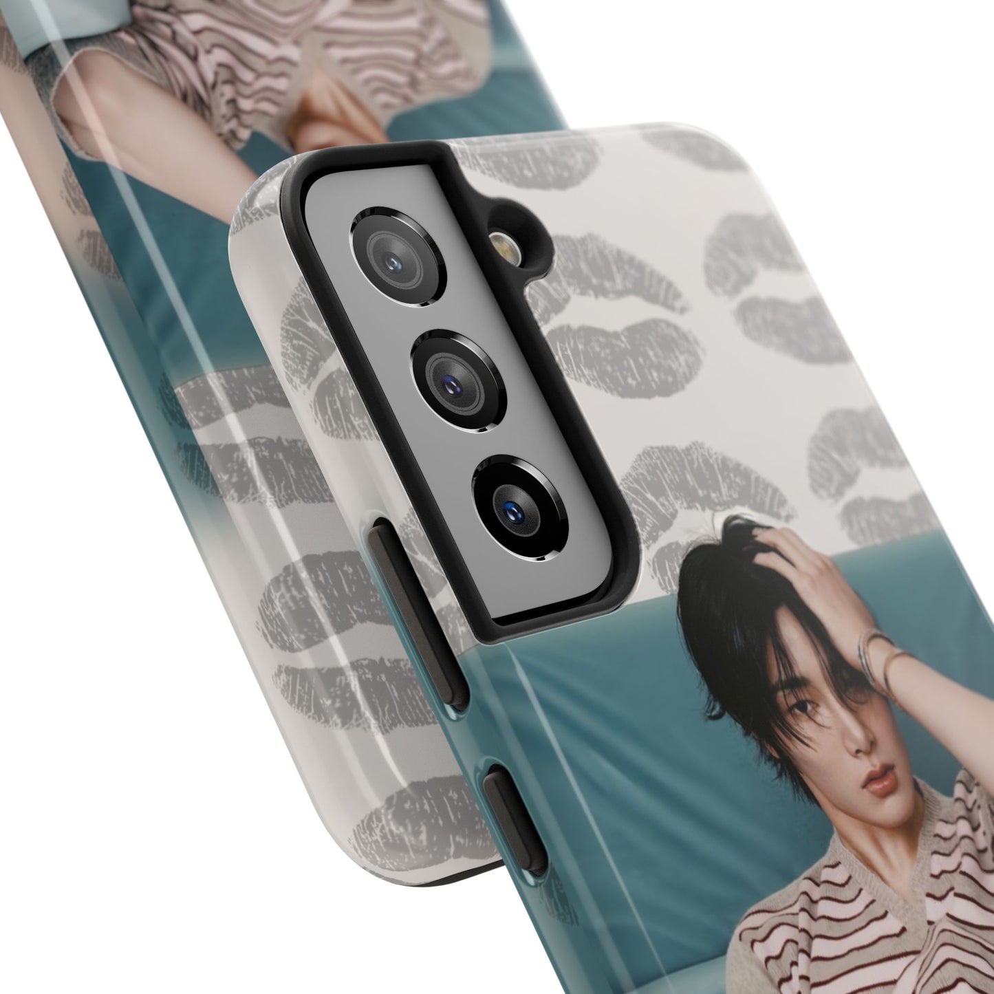 Jeongin Tough Phone Case — Retro Kiss Pattern with Relaxed Model Photo