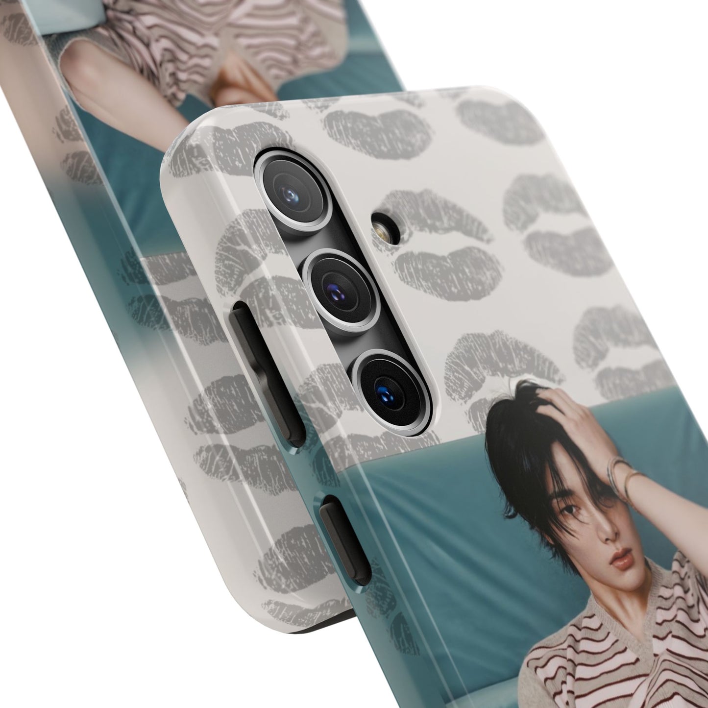 Jeongin Tough Phone Case — Retro Kiss Pattern with Relaxed Model Photo