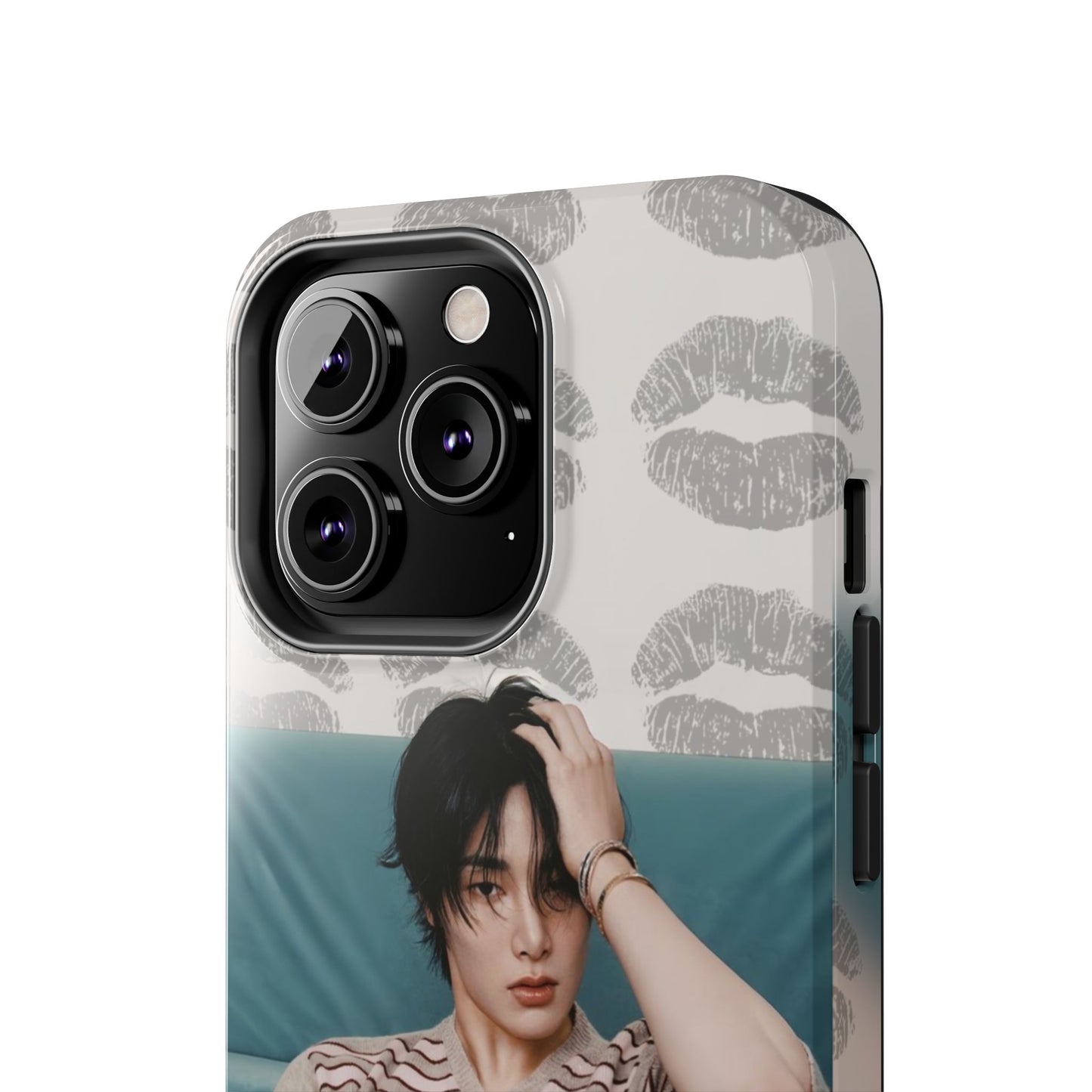 Jeongin Tough Phone Case — Retro Kiss Pattern with Relaxed Model Photo