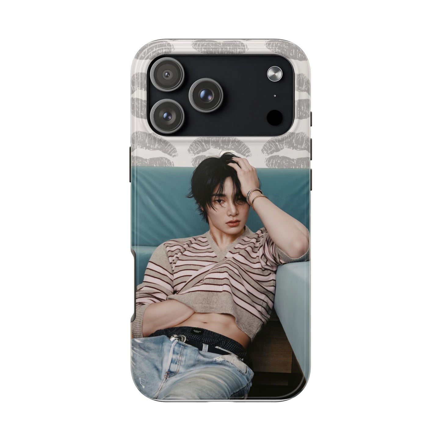 Jeongin Tough Phone Case — Retro Kiss Pattern with Relaxed Model Photo