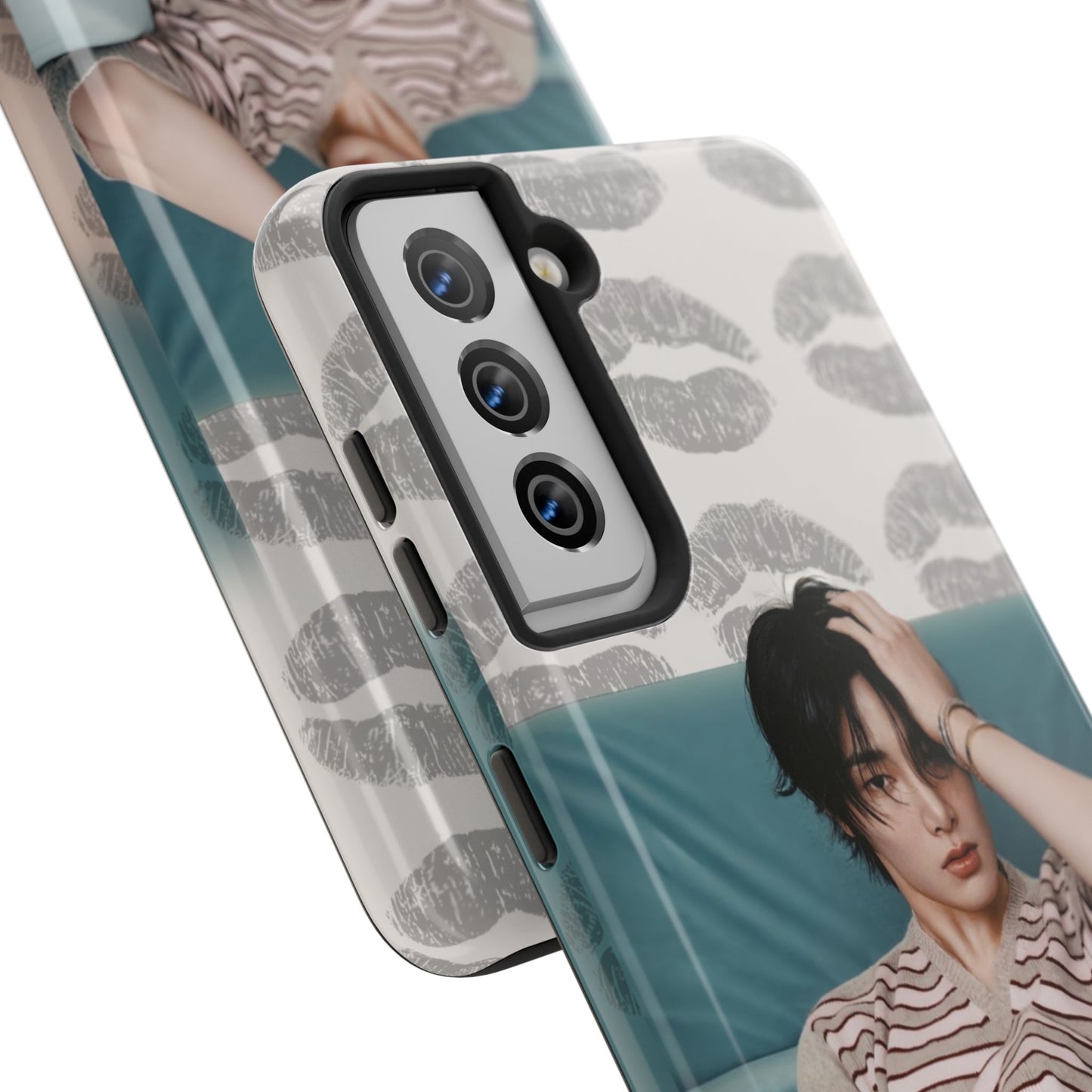Jeongin Tough Phone Case — Retro Kiss Pattern with Relaxed Model Photo