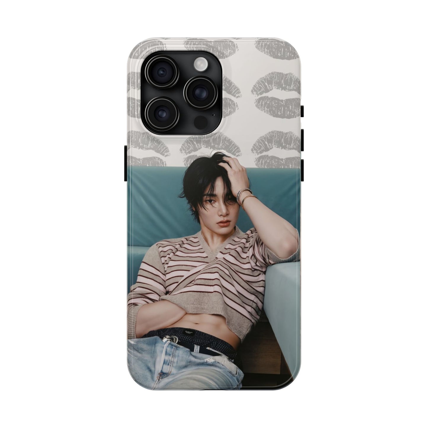 Jeongin Tough Phone Case — Retro Kiss Pattern with Relaxed Model Photo