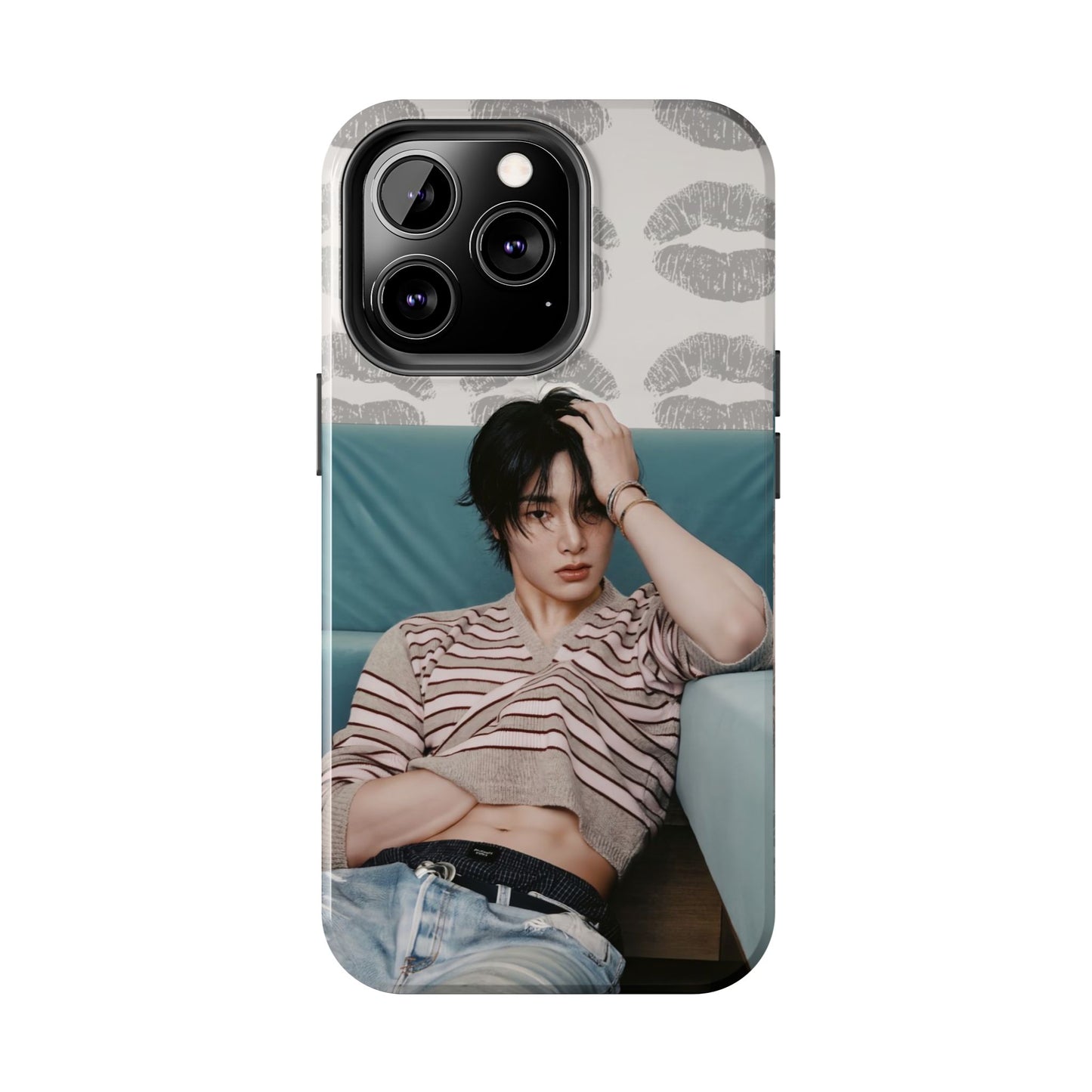 Jeongin Tough Phone Case — Retro Kiss Pattern with Relaxed Model Photo