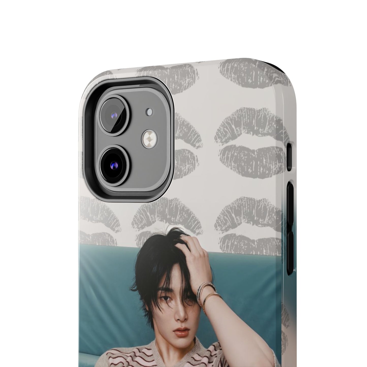 Jeongin Tough Phone Case — Retro Kiss Pattern with Relaxed Model Photo