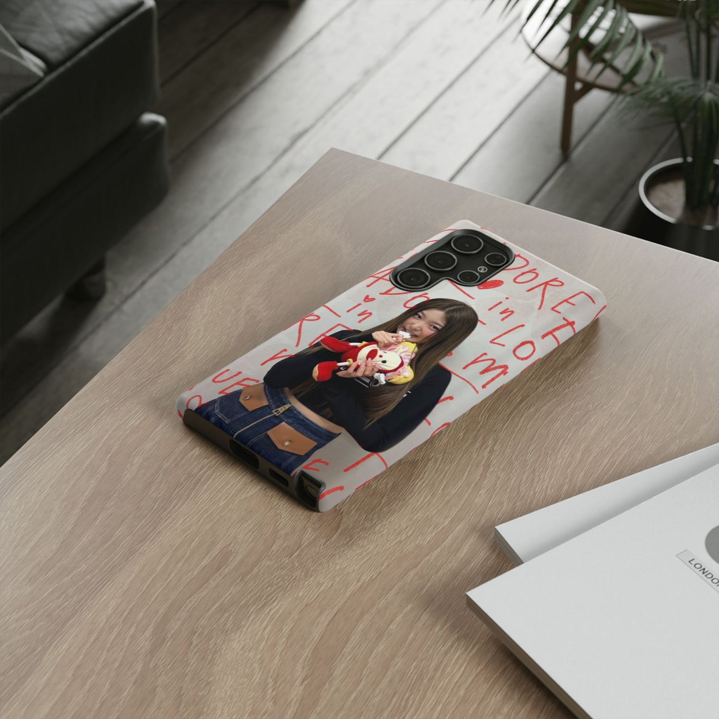 Yoonchae Phone Case — Adore Graffiti Heart Background