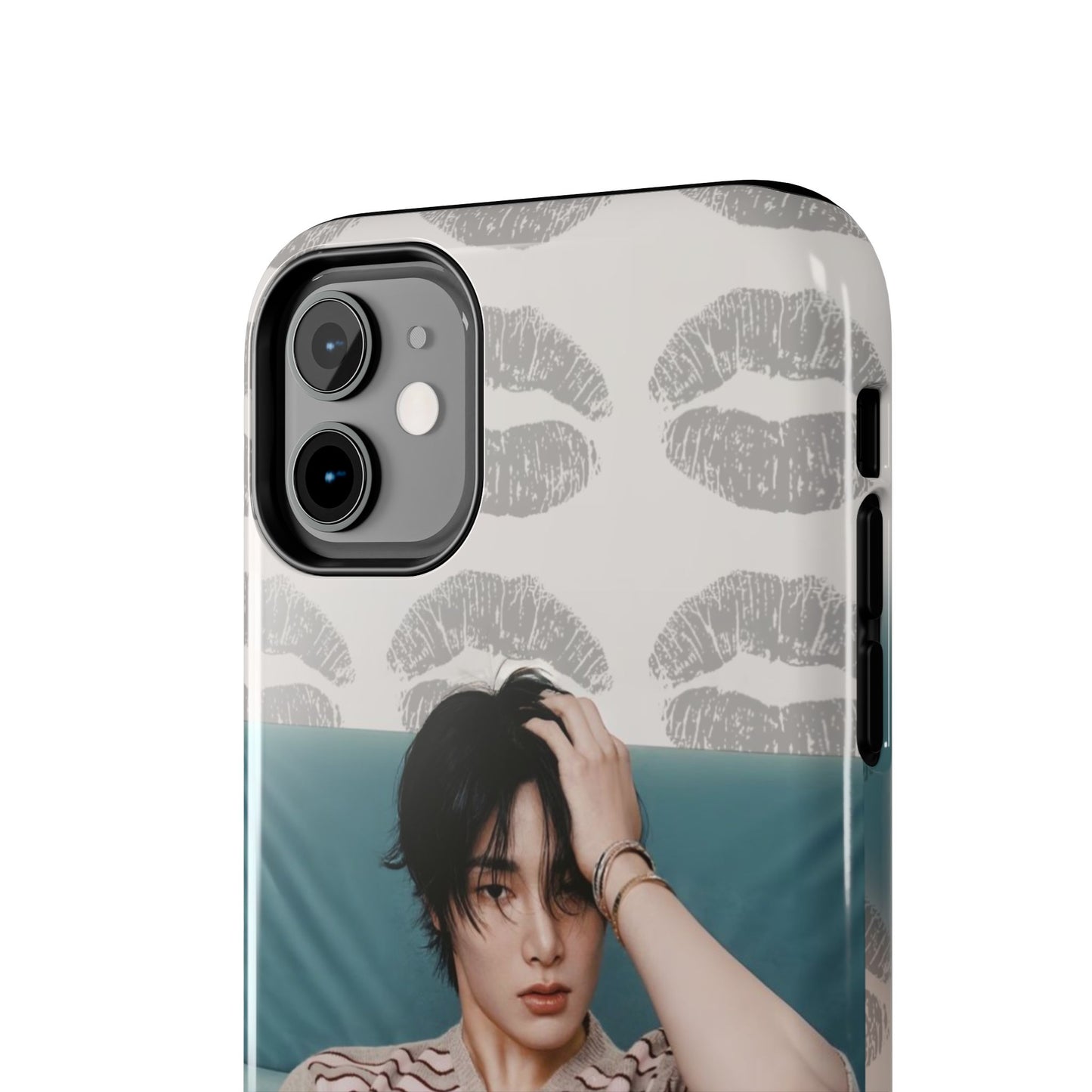Jeongin Tough Phone Case — Retro Kiss Pattern with Relaxed Model Photo