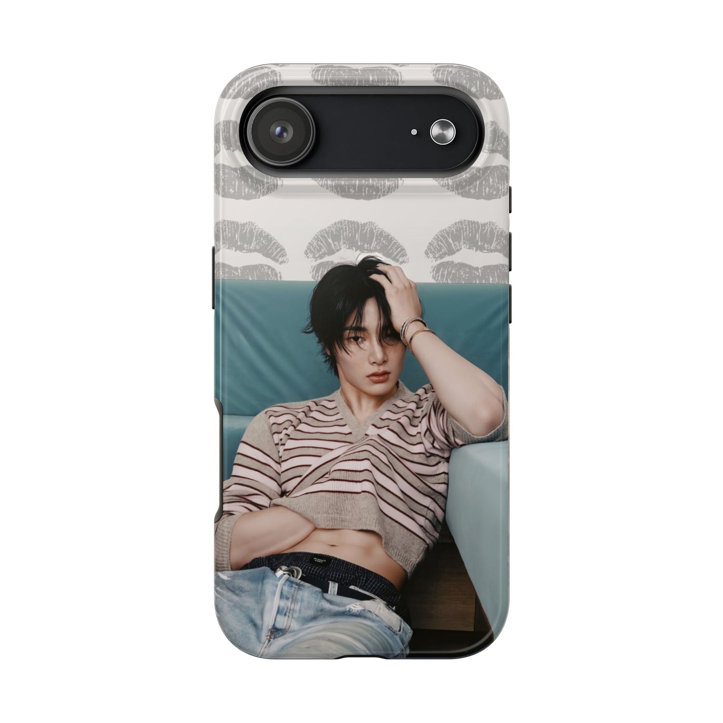 Jeongin Tough Phone Case — Retro Kiss Pattern with Relaxed Model Photo