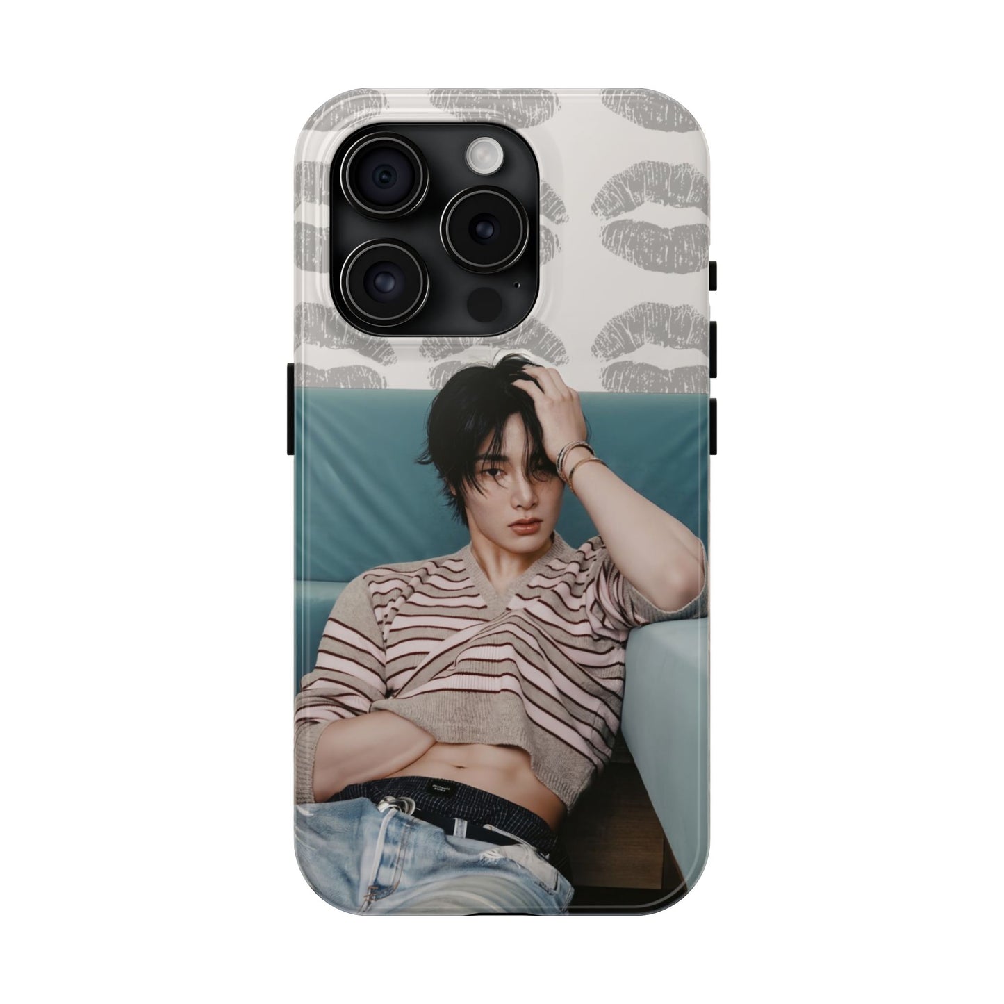 Jeongin Tough Phone Case — Retro Kiss Pattern with Relaxed Model Photo