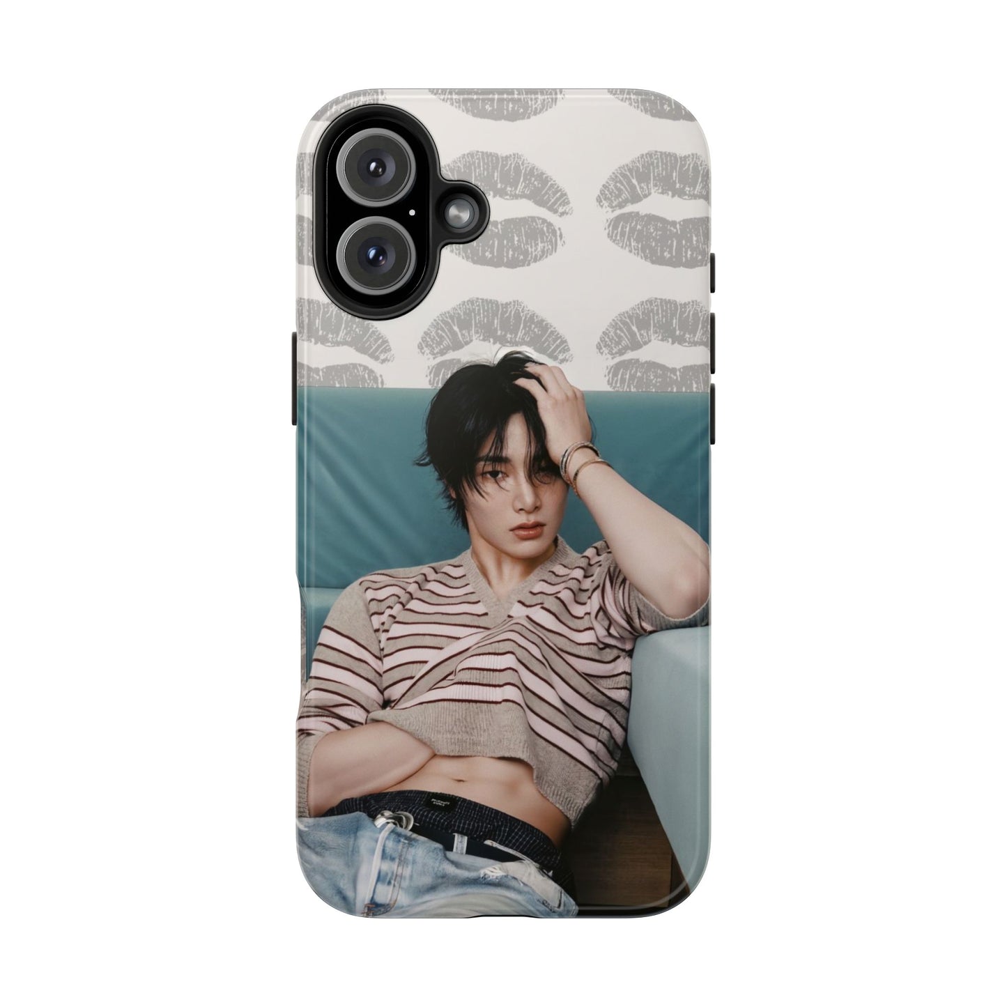 Jeongin Tough Phone Case — Retro Kiss Pattern with Relaxed Model Photo