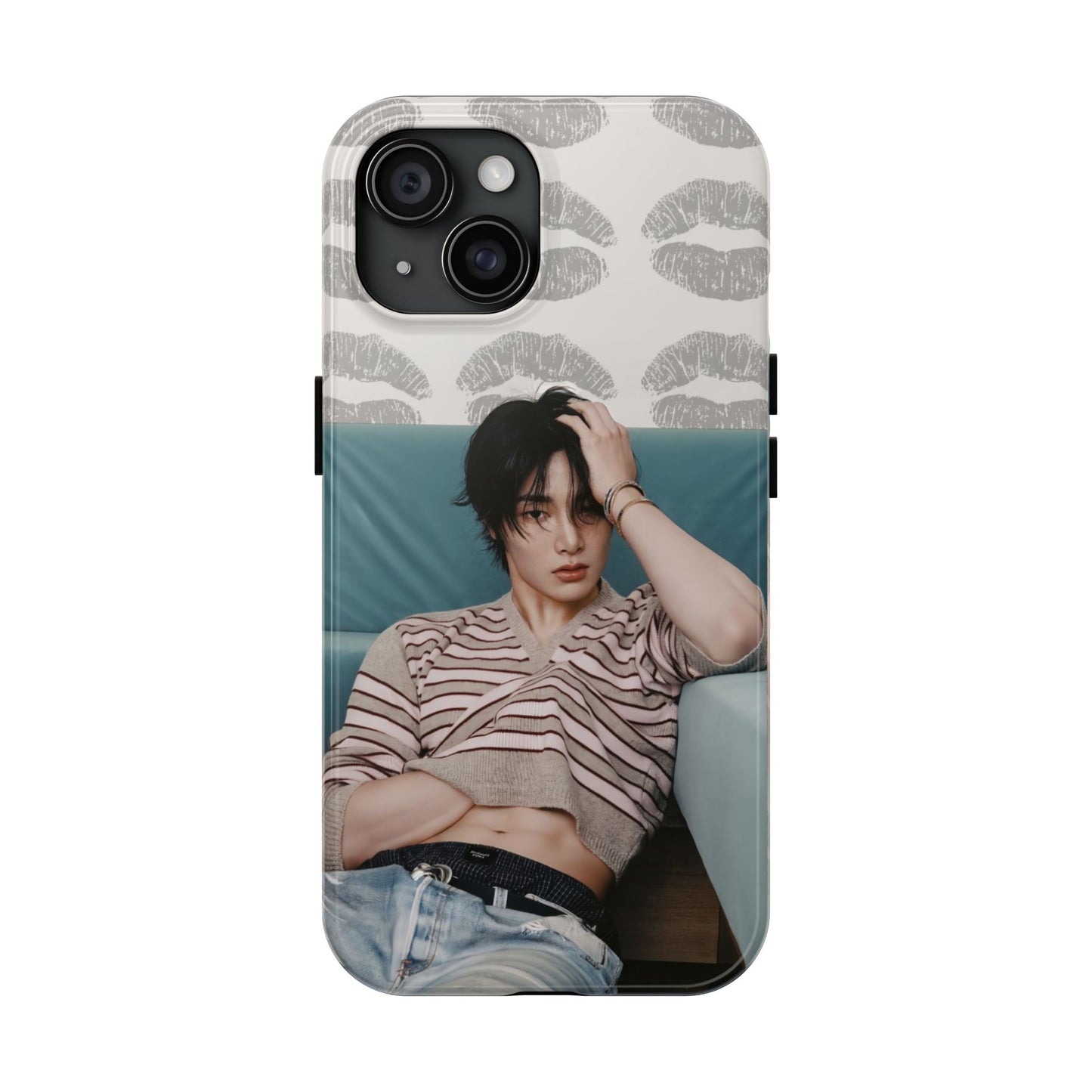 Jeongin Tough Phone Case — Retro Kiss Pattern with Relaxed Model Photo