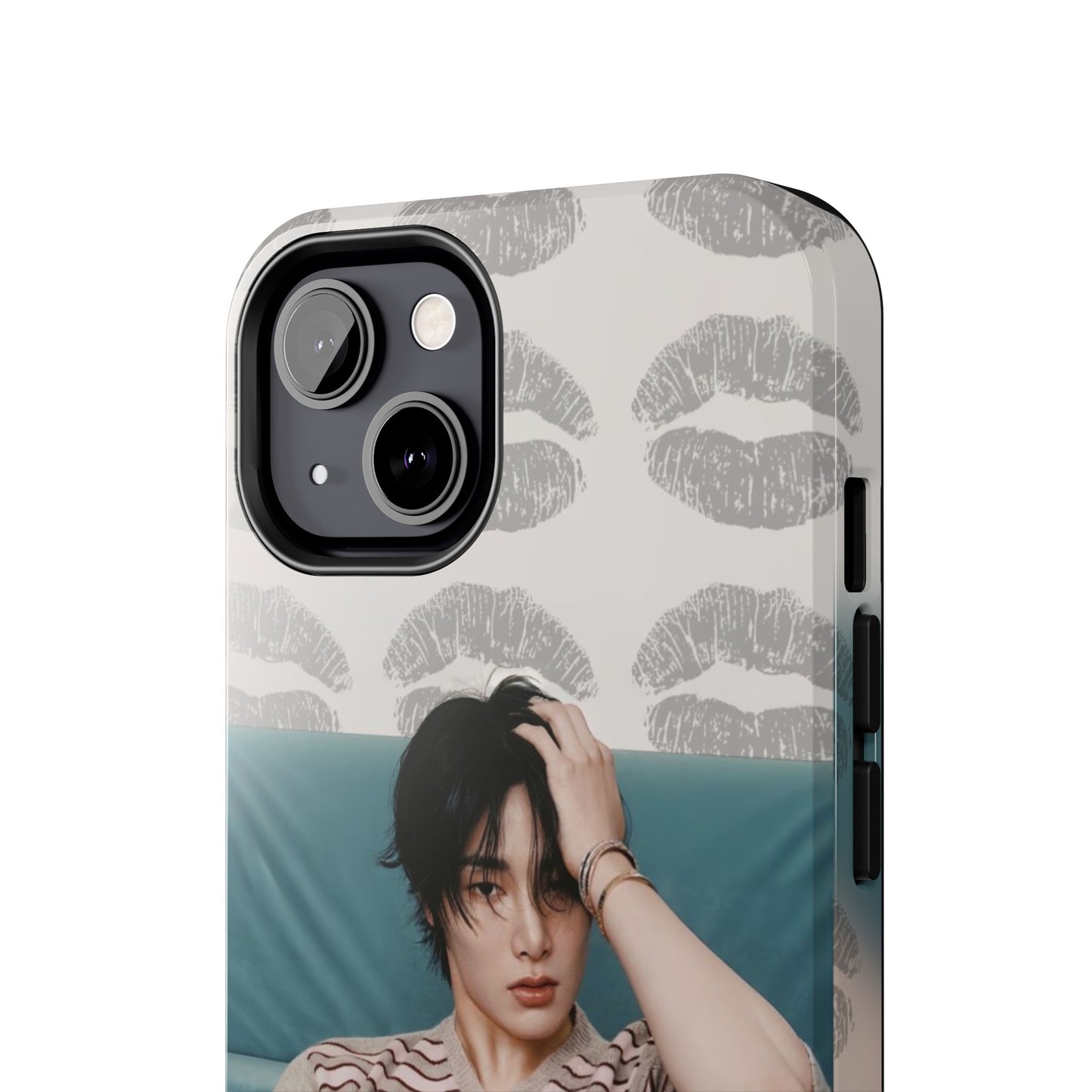 Jeongin Tough Phone Case — Retro Kiss Pattern with Relaxed Model Photo