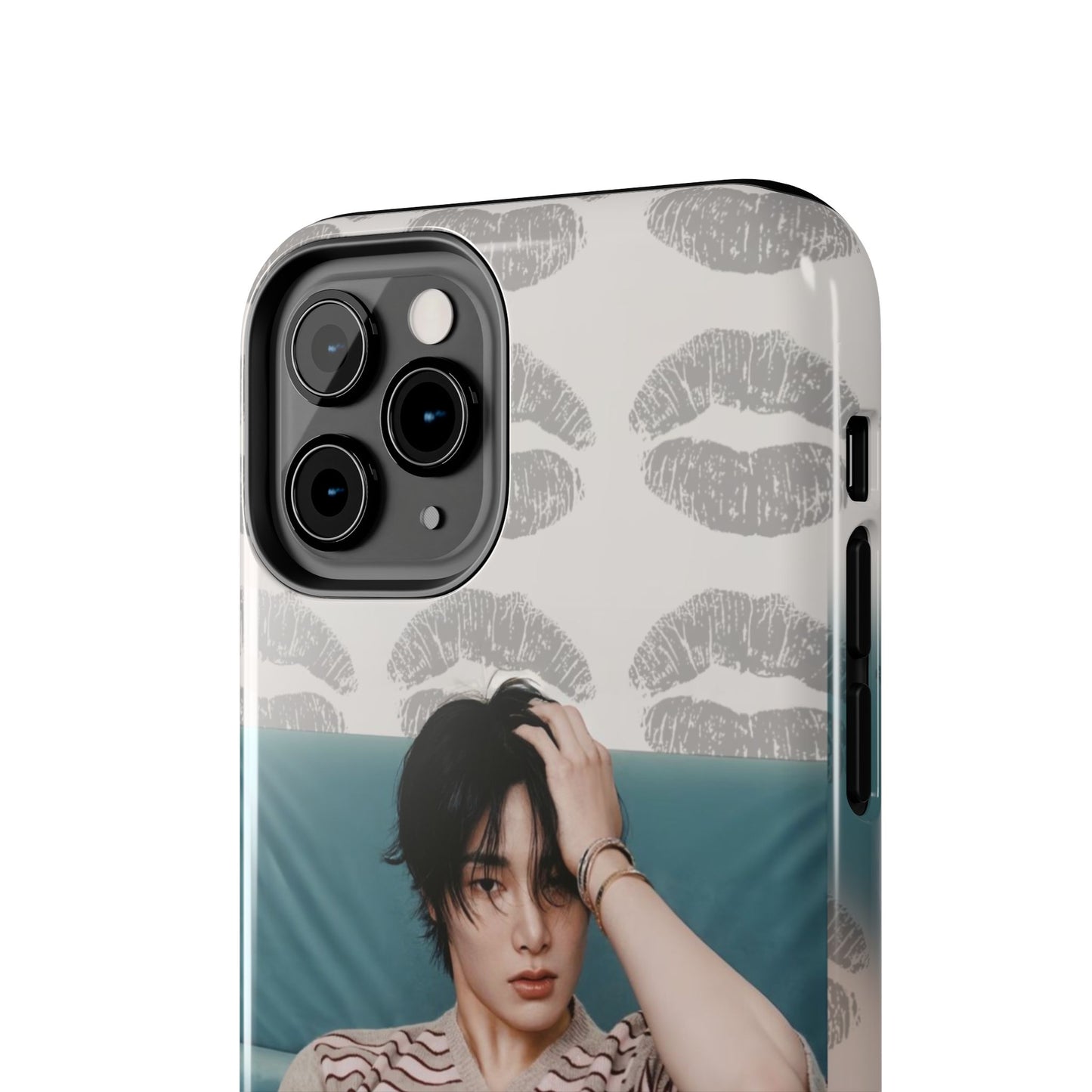 Jeongin Tough Phone Case — Retro Kiss Pattern with Relaxed Model Photo