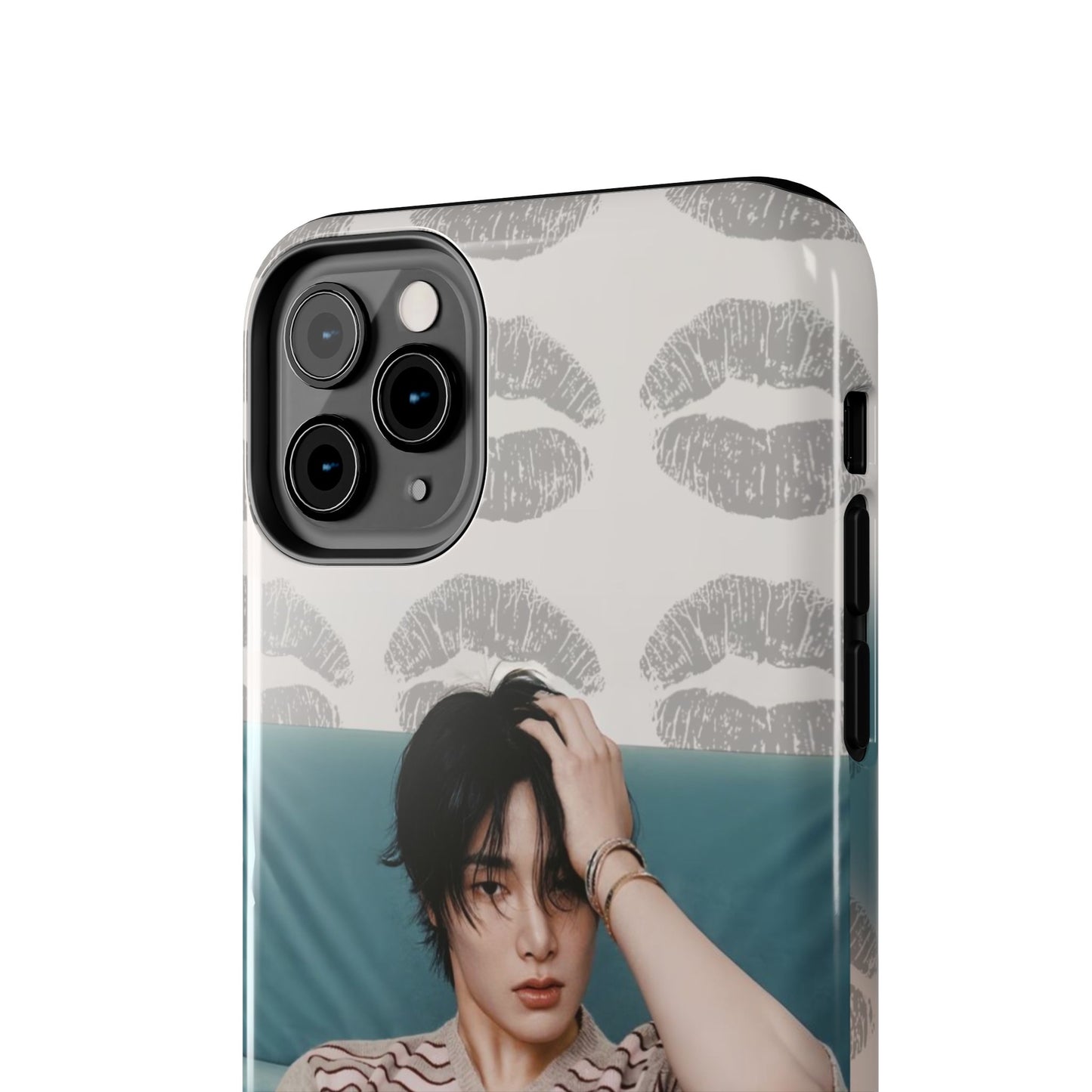 Jeongin Tough Phone Case — Retro Kiss Pattern with Relaxed Model Photo