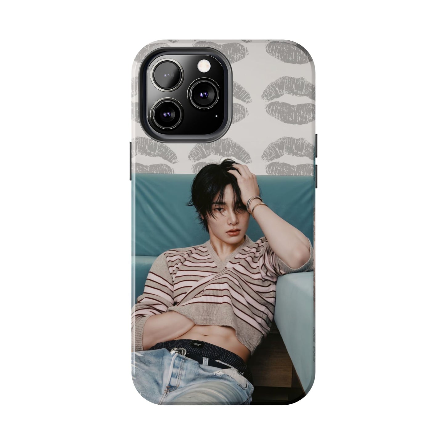 Jeongin Tough Phone Case — Retro Kiss Pattern with Relaxed Model Photo